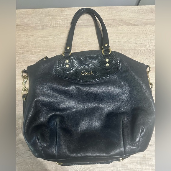 Coach Black Leather hobo bag with embossed snakeskin trim. - Picture 1 of 12